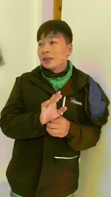 Đánh ghen thâm tím mắt thế này, nạn nhân nó kiện ngược lại là thua ngay :D