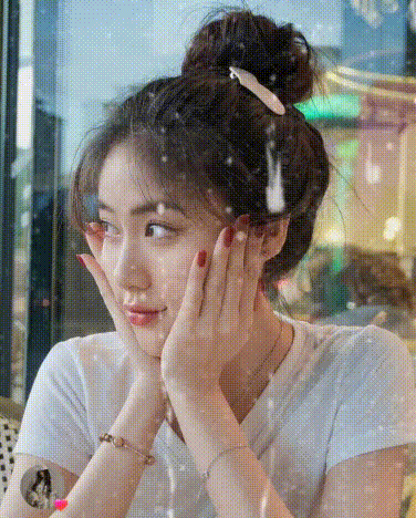 Mở mắt lướt tinh tế là thấy gái xinh gòi nghĩ thấy tinh tế thiệt...Hahahahaha...Ra quán làm ly cà...