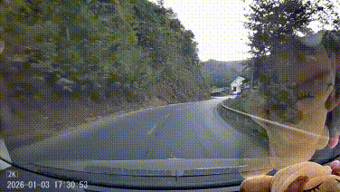 "Hôm nay xử lí đẹp hơn" tiếng cười giòn giã nở hé trên môi :D