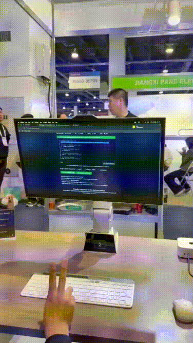 Mấy bạn Trung Quốc có nhiều sản phẩm công nghệ nhìn hay ghê, được cái là không có tính ứng dụng...