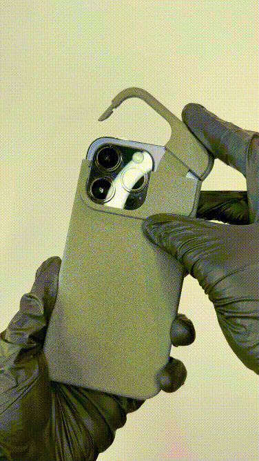 Ốp lưng độc lạ giúp người dùng iPhone 17 Pro sạc máy bằng... cổng Lightning