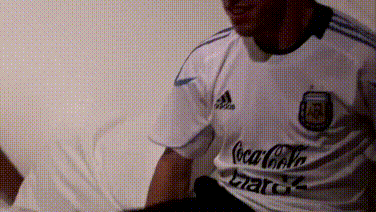 Messi có thể làm mọi thứ với bóng, vật cho bóng ra bã luôn . VT300 liệu hồn với Messi